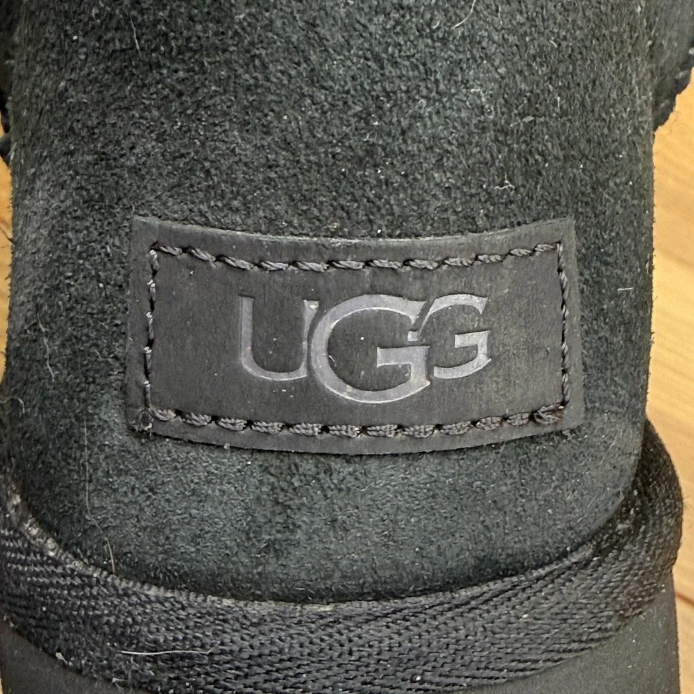 UGG Classic Tall II Black Suede Boots Womens 9 Shearling Fur Cozy Cottagecore